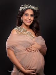 Maternity Shoot By Livin By Pooja